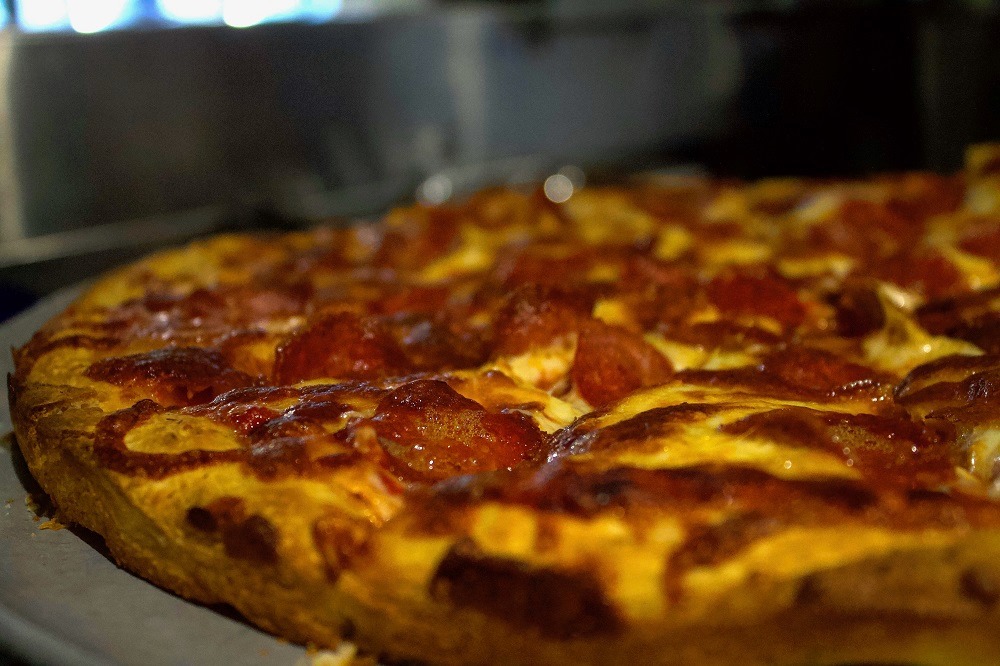 a pepperoni pizza image